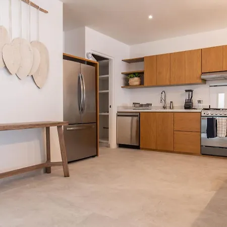 Beautiful 4Br, Up To 8 Guests, Private Pool, 10 Min To Beach