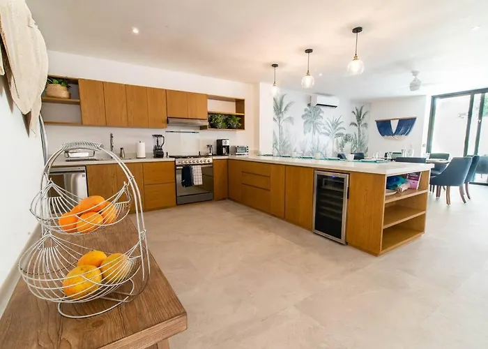 Beautiful 4br, Up To 8 Guests, Private Pool, 10 Min To Holiday home