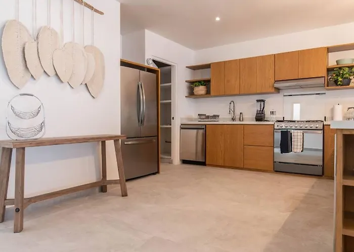 Beautiful 4br, Up To 8 Guests, Private Pool, 10 Min To Holiday home Playa del Carmen