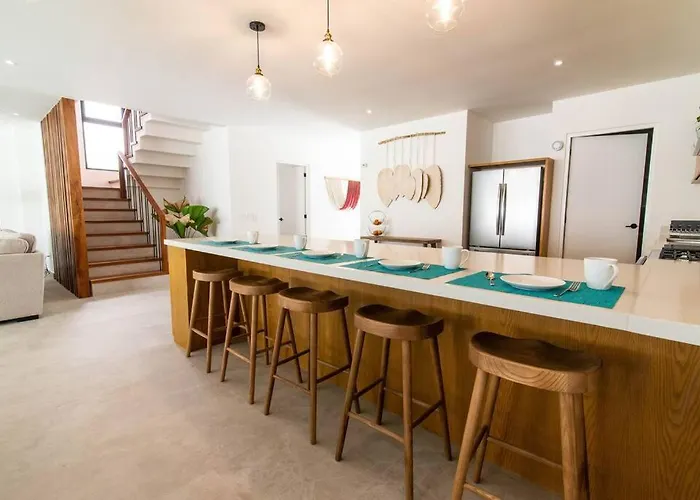 Beautiful 4br, Up To 8 Guests, Private Pool, 10 Min To Holiday home *