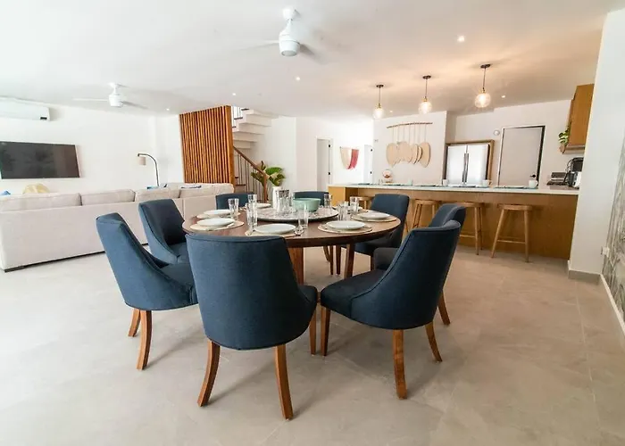 Beautiful 4br, Up To 8 Guests, Private Pool, 10 Min To Holiday home