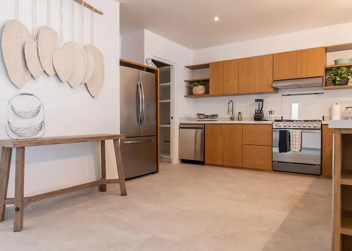 Beautiful 4br, Up To 8 Guests, Private Pool, 10 Min To *